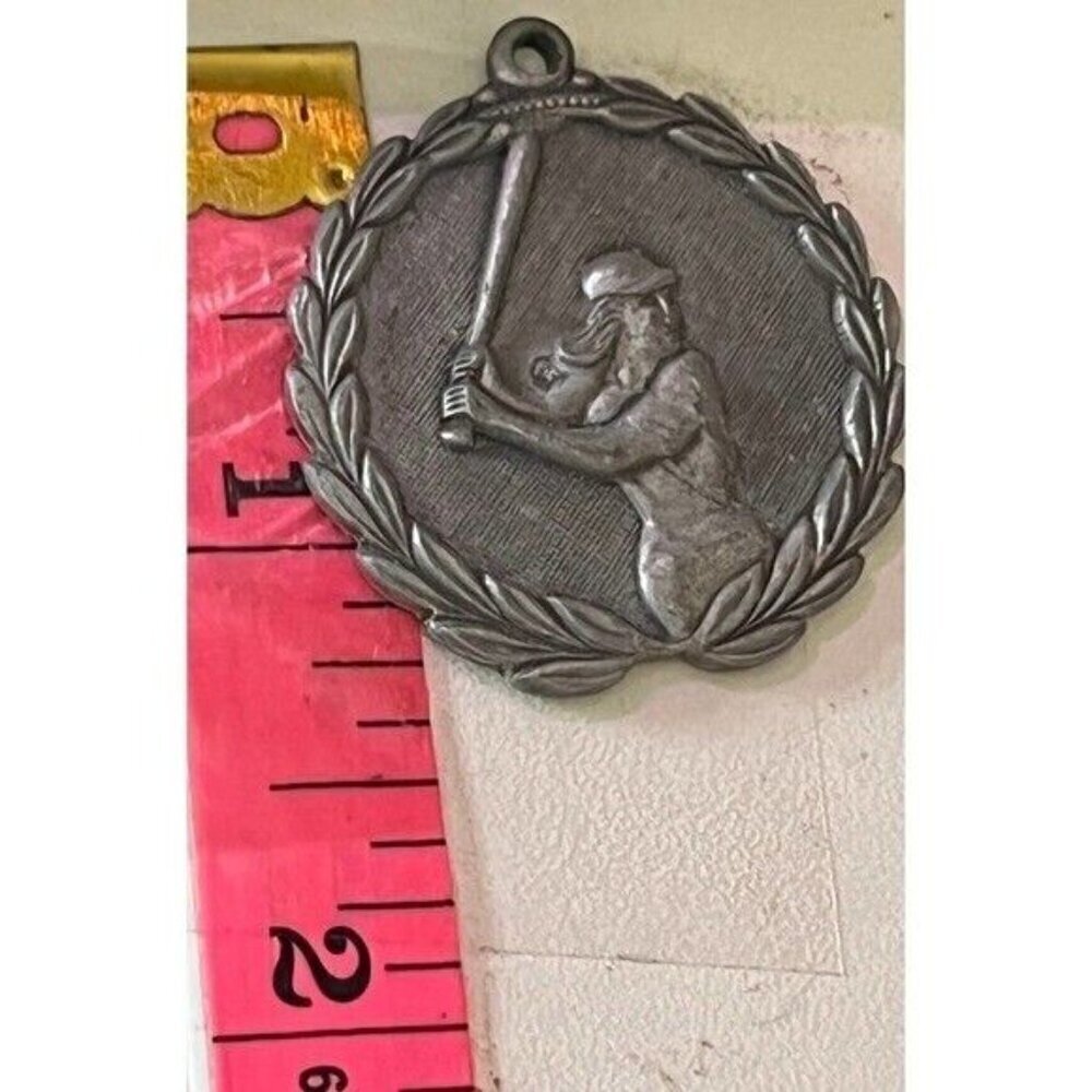 Three vintage women's South‎ Central Softball League medals - Picture 3 of 7